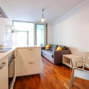 Cozy With Spacious Veranda Appartamento Milano